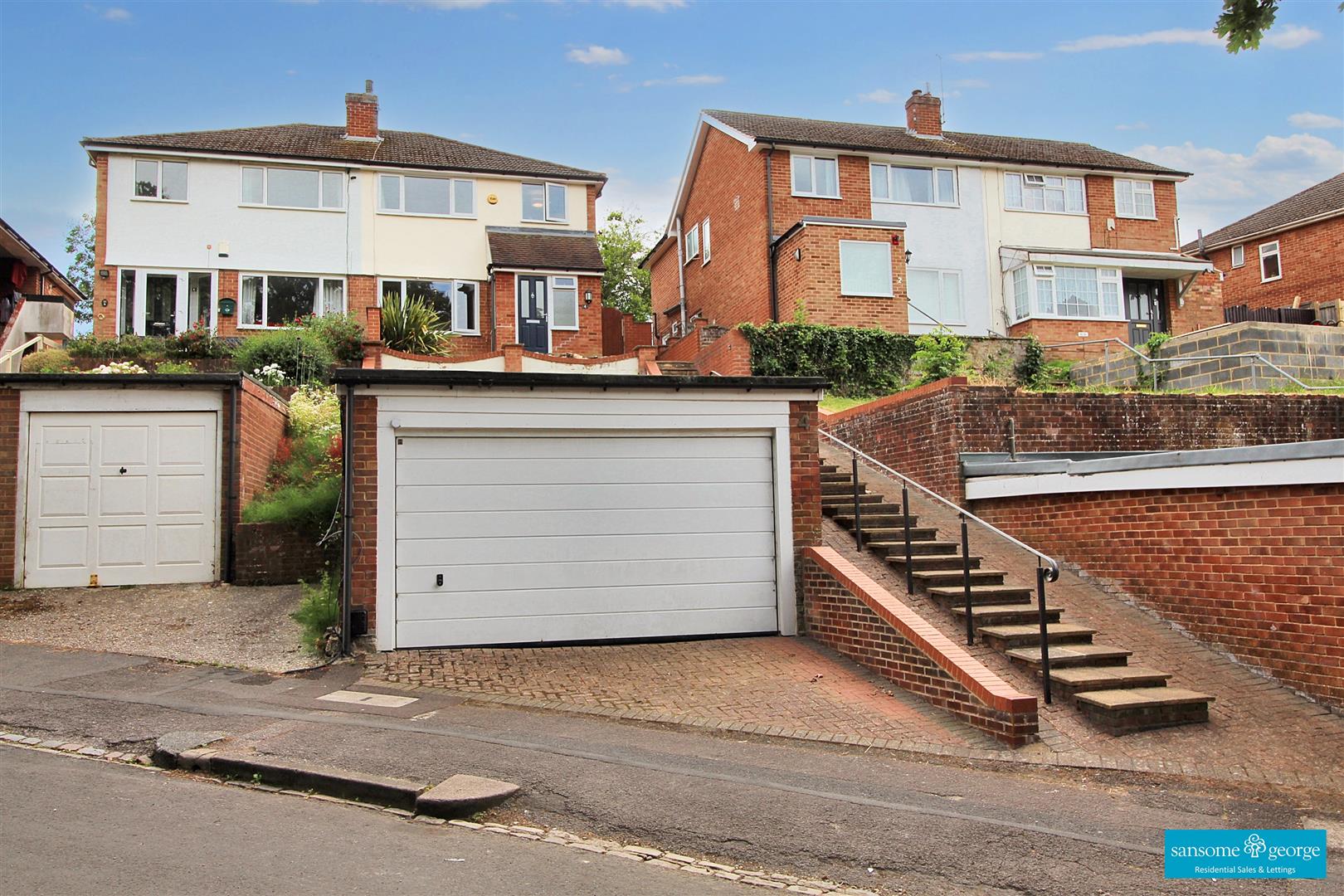 3 bed property in Taff Way, Tilehurst